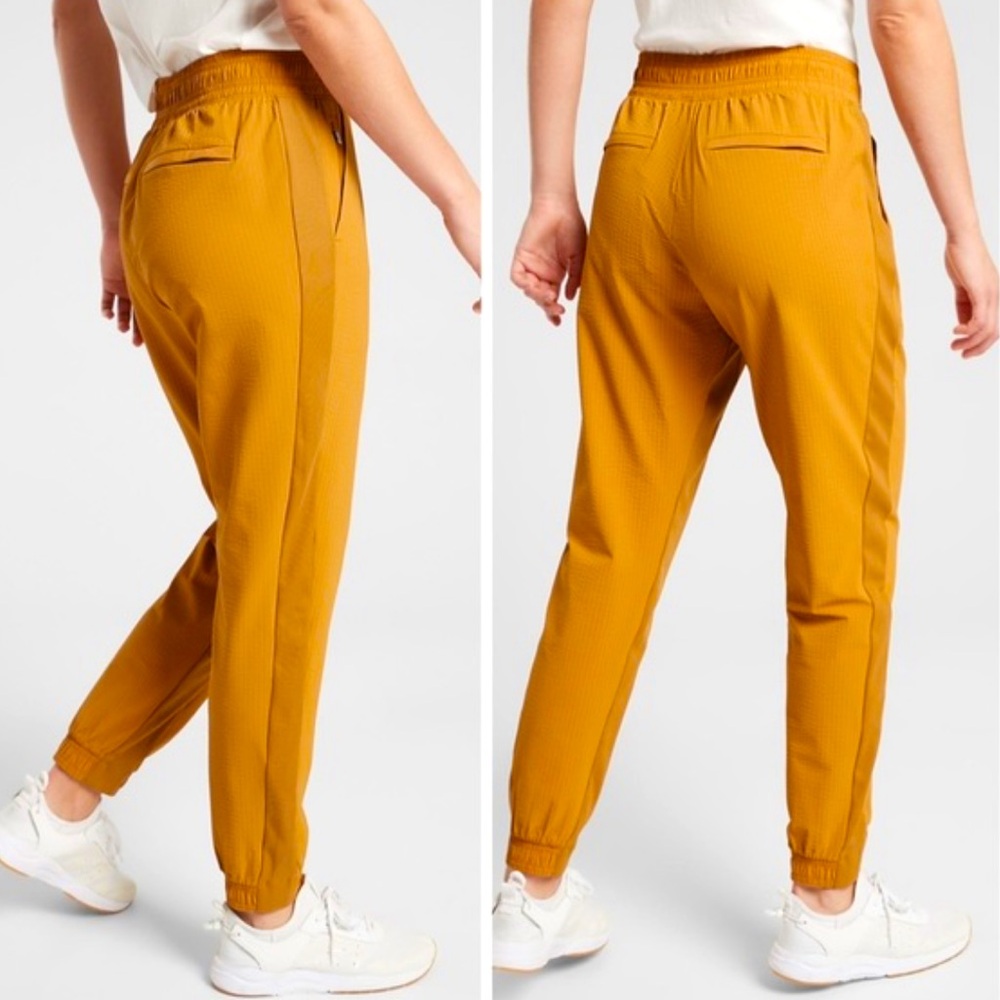 Athleta Textured Brooklyn Jogger Tuscan Gold Size 4